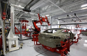 Is Google Glass ‘Robotizing’ Tesla’s workers?