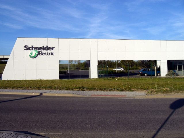 Schneider Electric, Accenture develop Digital Service Factory