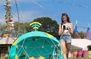 EE's smart tent at Glastonbury