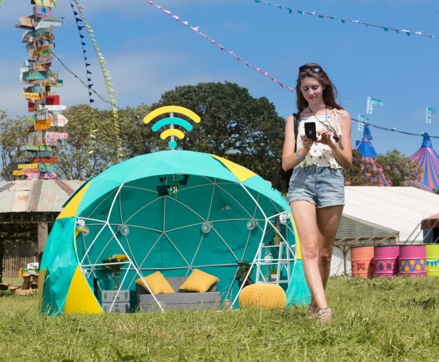 EE's smart tent at Glastonbury