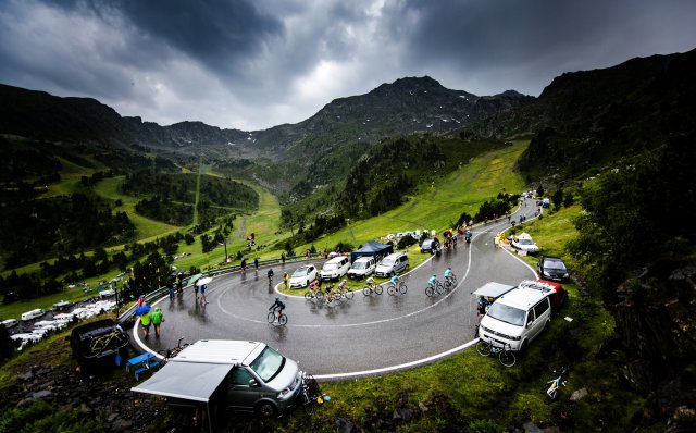 tour de france uses IoT in digital battle spectators' attention