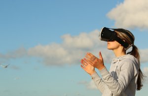 AR headsets for business dominate says IDC