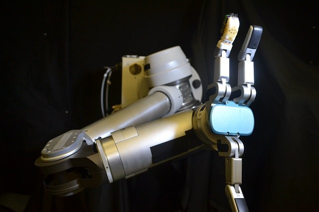 Robot with flexible sensor skin developed