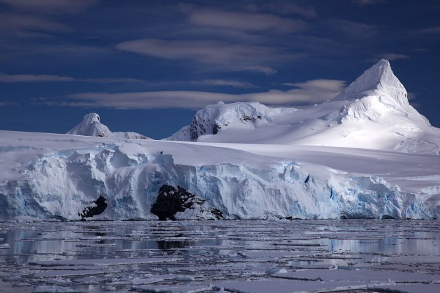 Underwater Antarctic robot Icefin prepares for Jupiter mission