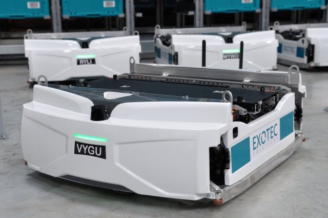 exotec skypod robots for logistics and retail e-commerce