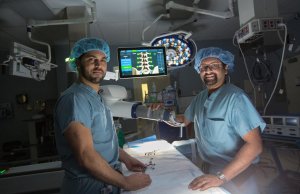 Robotic spine surgery and smartphone-linked cardiac monitors come to US hospitals