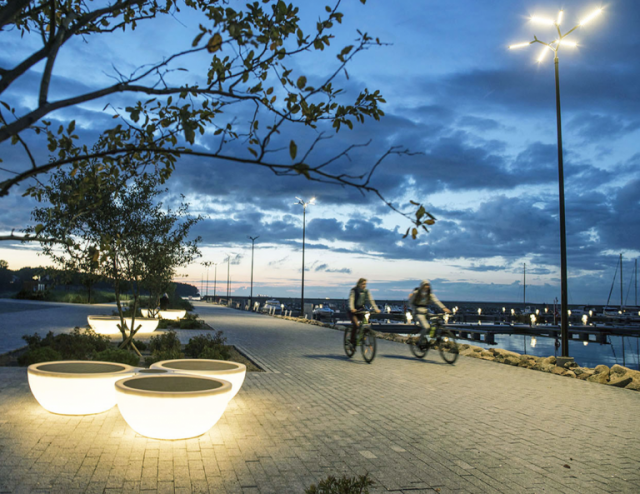 Baltic sea marina uses smart street lighting via NAS LoRaWAN