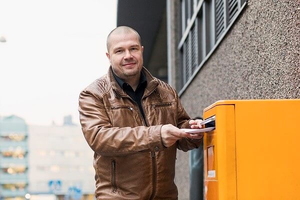 Smart postbox